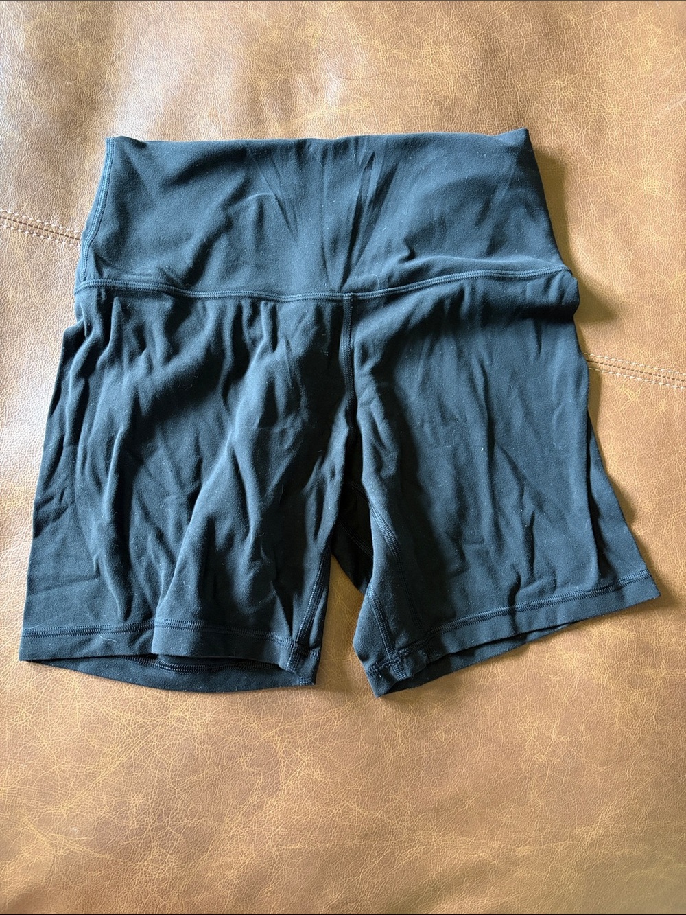 Lululemon size 8 bike shorts